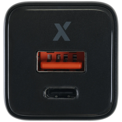 Cargador de pared de doble puerto de 30 W con carga rápida GaN (USB-C + USB-A) (AmpSentrix Pro) (Titanio negro)